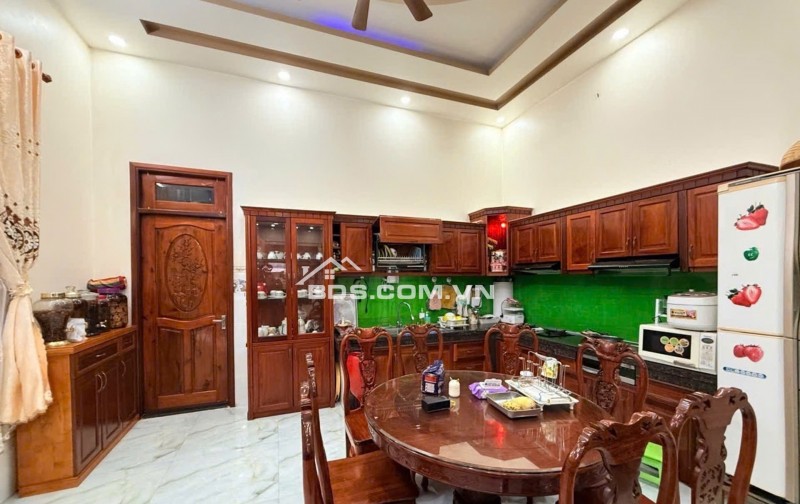  18 TỶ – BIỆT THỰ + 9 CHDV – 2 MT NGUYỄN TRI PHƯƠNG, DĨ AN