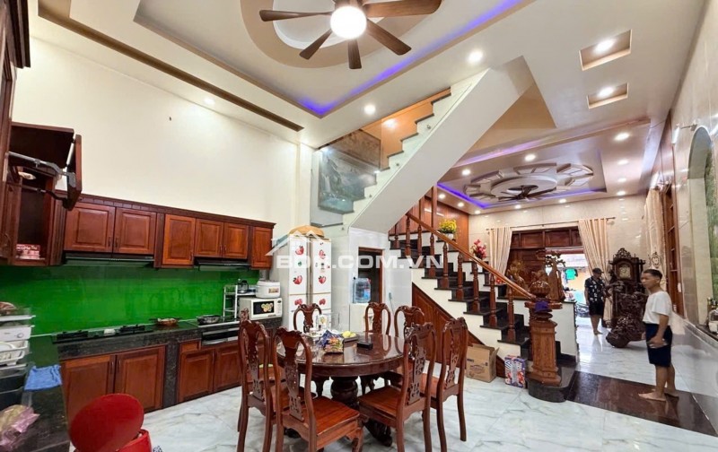  18 TỶ – BIỆT THỰ + 9 CHDV – 2 MT NGUYỄN TRI PHƯƠNG, DĨ AN