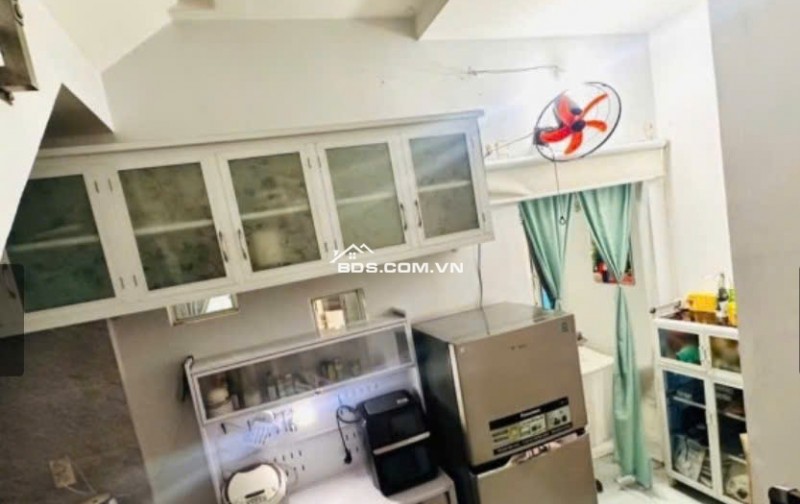 Nhà 2 mặt thoáng 2 tầng - hoàn công đủ - ngang 5.8. lh:0966856870