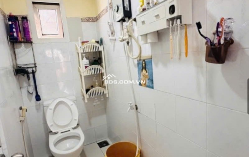 Nhà 2 mặt thoáng 2 tầng - hoàn công đủ - ngang 5.8. lh:0966856870