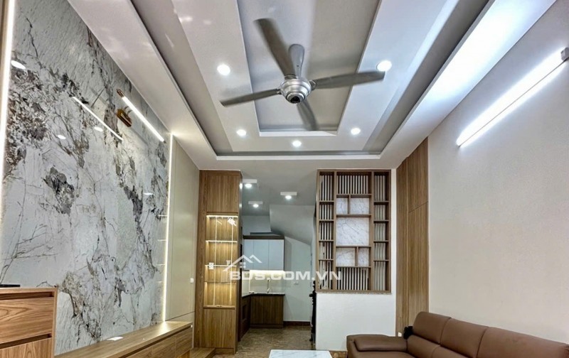  NHÀ ĐẸP FULL NỘI THẤT SẴN Ở - LÔ GÓC 2 THOÁNG - GẦN PHỐ - BẠT NGÀN TIỆN TÍCH - SỔ VUÔNG ĐẸP 