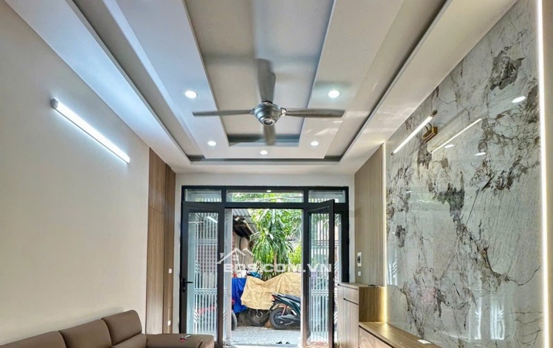  NHÀ ĐẸP FULL NỘI THẤT SẴN Ở - LÔ GÓC 2 THOÁNG - GẦN PHỐ - BẠT NGÀN TIỆN TÍCH - SỔ VUÔNG ĐẸP 