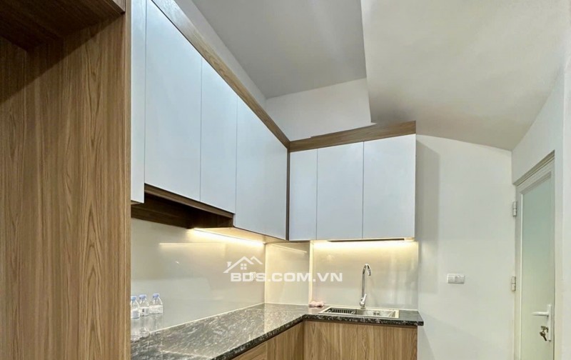  NHÀ ĐẸP FULL NỘI THẤT SẴN Ở - LÔ GÓC 2 THOÁNG - GẦN PHỐ - BẠT NGÀN TIỆN TÍCH - SỔ VUÔNG ĐẸP 