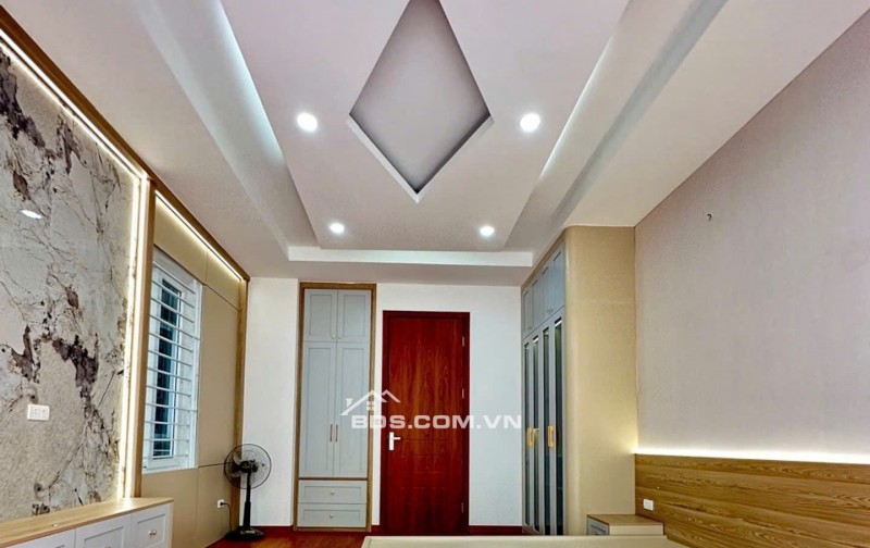  NHÀ ĐẸP FULL NỘI THẤT SẴN Ở - LÔ GÓC 2 THOÁNG - GẦN PHỐ - BẠT NGÀN TIỆN TÍCH - SỔ VUÔNG ĐẸP 