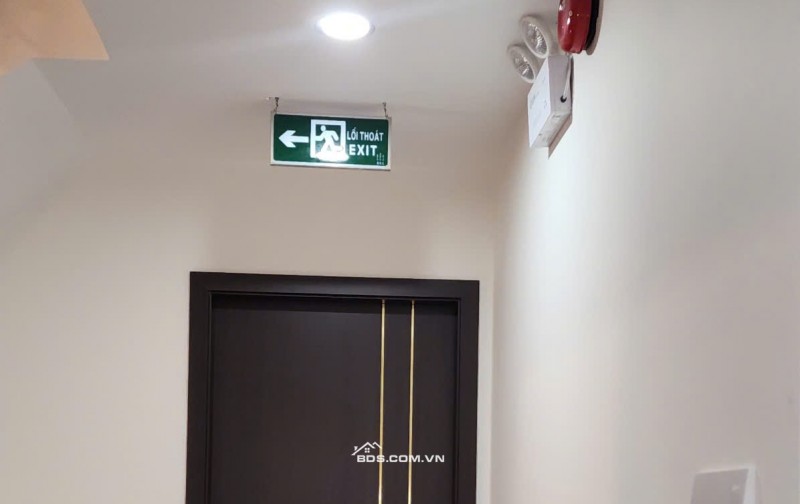BÁN NHÀ 7 TẦNG, GÓC 3 MẶT ĐƯỜNG, SỐ 4 NGÕ 521 NGUYỄN TRÃI. LH:0393111533 HOẶC 0934306688.
