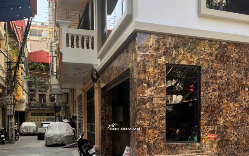 BÁN NHÀ 7 TẦNG, GÓC 3 MẶT ĐƯỜNG, SỐ 4 NGÕ 521 NGUYỄN TRÃI. LH:0393111533 HOẶC 0934306688.