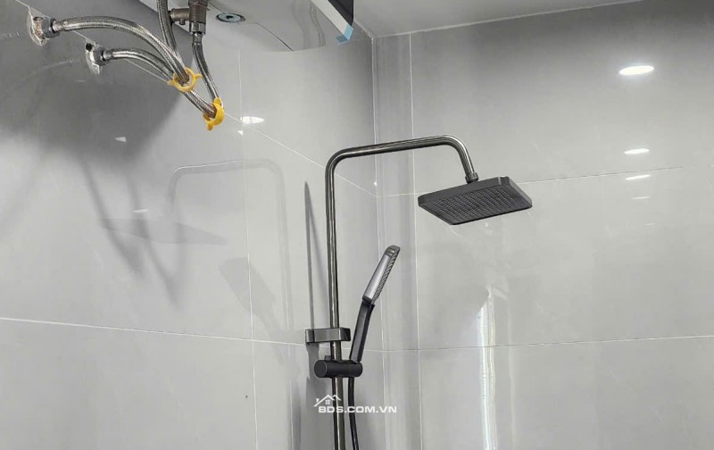 BÁN NHÀ 7 TẦNG, GÓC 3 MẶT ĐƯỜNG, SỐ 4 NGÕ 521 NGUYỄN TRÃI. LH:0393111533 HOẶC 0934306688.