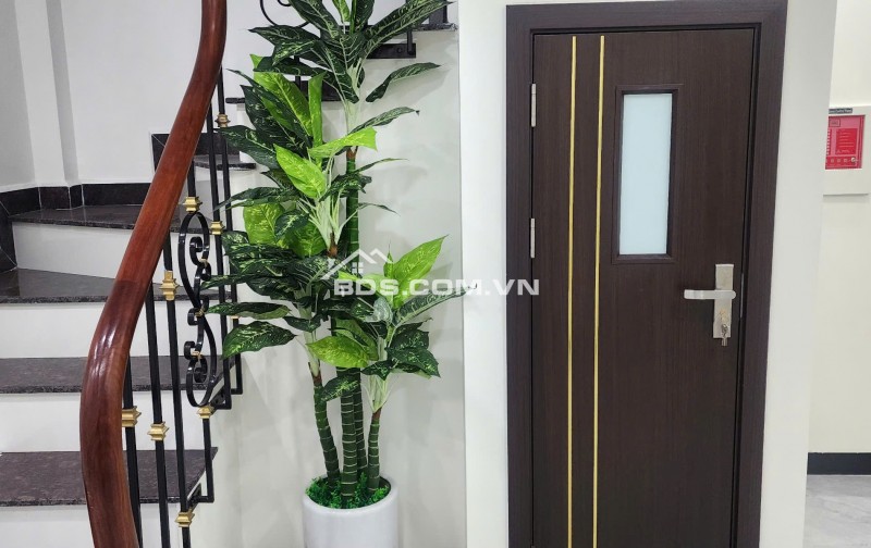 BÁN NHÀ 7 TẦNG, GÓC 3 MẶT ĐƯỜNG, SỐ 4 NGÕ 521 NGUYỄN TRÃI. LH:0393111533 HOẶC 0934306688.