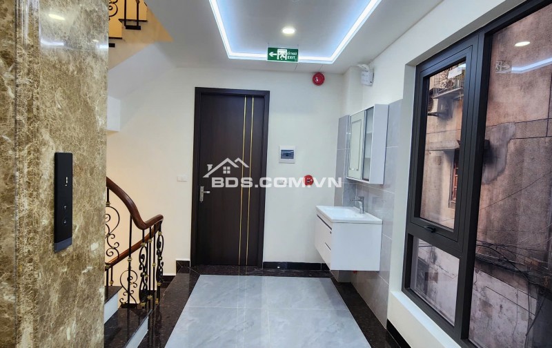 BÁN NHÀ 7 TẦNG, GÓC 3 MẶT ĐƯỜNG, SỐ 4 NGÕ 521 NGUYỄN TRÃI. LH:0393111533 HOẶC 0934306688.