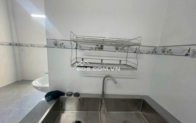  CHÚ 7 CẦN TIỀN CHO CON DU HỌC – BÁN GẤP NHÀ CẤP 4, SHR CHỈ 880 TRIỆU