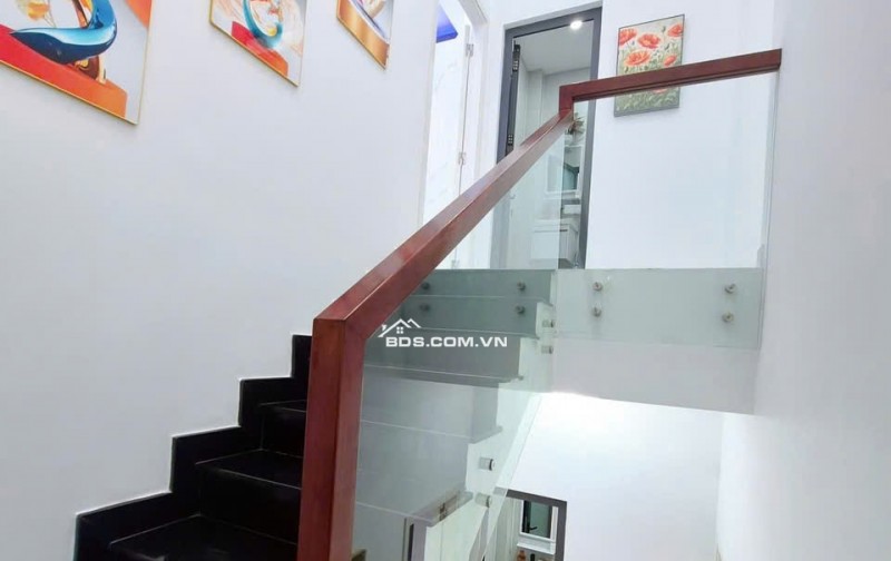 BÁN NHÀ KĐT 5 SAO CÁCH CHỢ BÌNH CHÁNH CHỈ 2KM (5,5 X 15) CHỈ 4.5 TỶ. LH:0908815596