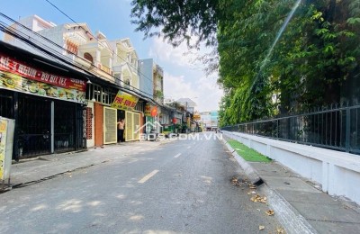  BÁN ĐẤT TẶNG NHÀ – VỊ TRÍ ĐẸP GẦN NHÀ THỜ KHIẾT TÂM 