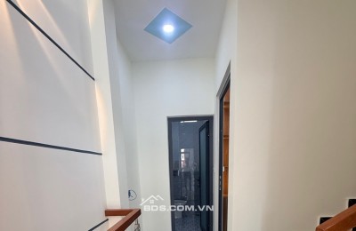CẦN BÁN NHÀ HẺM XE HƠI GẦN CHỢ/ĐẠI HỌC CHỈ HƠN 3 TỶ