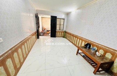 Bán nhà chính chủ 2,5 tầng ngõ 230/79 Định Công Thượng. LH:0968723972.