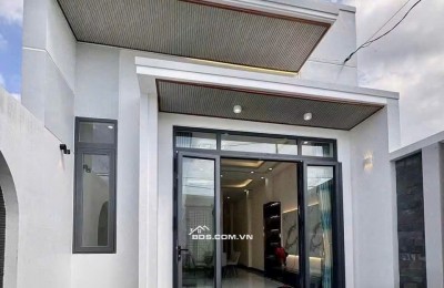  CHỈ 300 TRIỆU NHẬN NHÀ CẤP 4 ĐẸP – SỔ RIÊNG THỔ CƯ    Ngay bến đò Tân Uyên, gần Chợ Đêm & GO! Tân Uyên