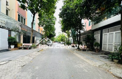 Bán nhà LK KĐTM Văn Khê diện tích 83m2 mặt tiền 5m LH 0945255902
