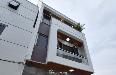 BÁN NHÀ ĐẸP 2.45 TỶ 3 TẦNG 5M2 NGÕ CỰC NGẮN KHU BÃI VIÊN