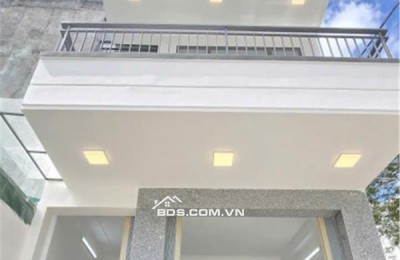 Bán siêu phẩm nhà đẹp căn góc vòng xoay đầu tư kinh doanh