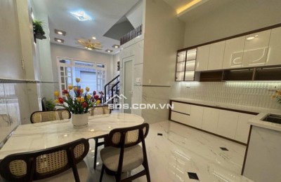 MỘT CĂN NHÀ NGAY Phan Văn Chí, P. Bình Tiên, Quận 6 CHO 3 THẾ HỆ