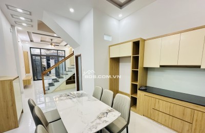 LÒ LU 6.6 TỶ  NHÀ MỚI LUNG LINH – 3 TẦNG – 4 PHÒNG NGỦ – HẺM XE HƠI – VỊ TRÍ CỰC ĐỈNH 3 CĂN RA MẶT TIỀN LÒ LU