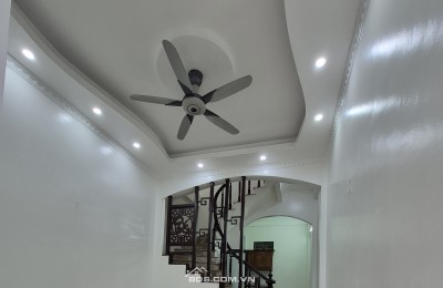 BÁN NHÀ 2.25 TỶ 3 TẦNG 41M2 NGÕ THÔNG GIỮA KHU BÃI VƯỢT