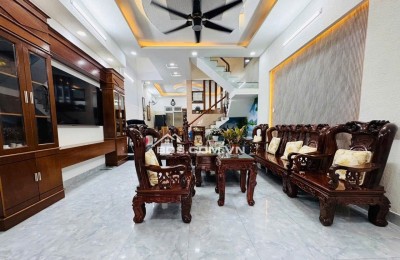Bán nhà 4 tầng nở hậu 5.8m HXH thông Phạm Văn Bạch 100m2 gần chợ KD tốt chỉ 12.9 tỷ.