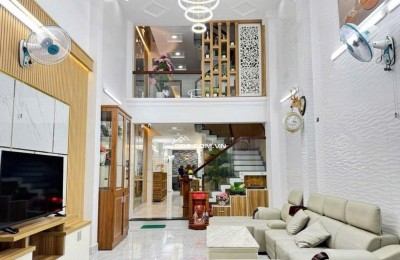 NGỘP BANK chỉ 10 tỷ xíu có nhà 5 tầng HXH 1 trục Quang Trung 88m2 có T.máy gần Emart 2.