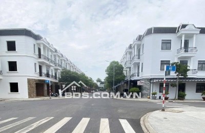 Bán nhà khu dân cư Vsip3 Tân Uyên Bình Dương - 1 trệt 1 lầu 3 PN 3 WC