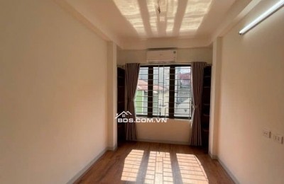 Bán nhà Vĩnh Hưng  22m² x5T – 3,75 Tỷ –3 PN– Sổ đỏ – ko QH- ô tô 30m