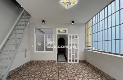 CHỈ 10T SỞ HỮU NHÀ 80M² NGAY NGUYỄN THỊ THẬP – QUẬN 7  DT 4 x 20m (80m²) 1 trệt 2 lầu sân thượng