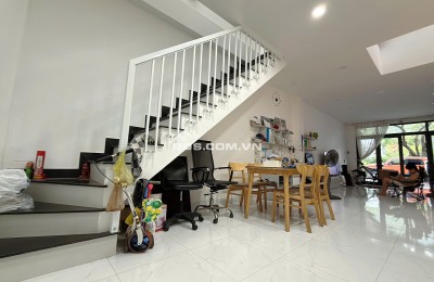 Bán nhà Tái Định Cư đất lành. Đổ 2 tấm, đường nhựa 13m. Cách ga 5km