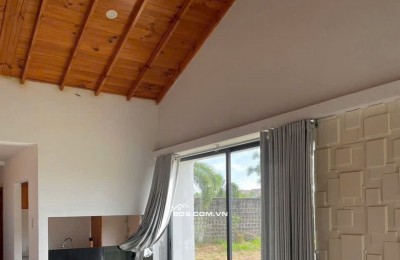 Bán nhà nghỉ dưỡng 2 PN cách biển Hồ Tràm 600m, diện tích 173,3m2, chỉ hơn 3 tỷ xíu, giá còn thương lượng