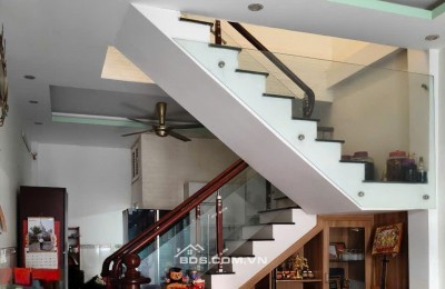Nhà bán sát mặt tiền đường Tân Mỹ, Quận 7, giá nhỉnh 7 tỷ