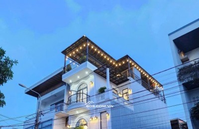 -Cần Bán Một Căn Villa Phong Cách Tân Cổ Điển - Phường Thanh Khê - cách biển 400m - Chính chủ gửi bán nhà 4 Tầng Full toàn bộ nội thất cao cấp