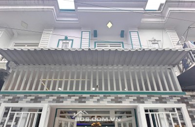 Bán gấp nhà 1 trệt 1 lầu Xuân Thới Sơn Hóc Môn đường Nguyễn Văn Bứa