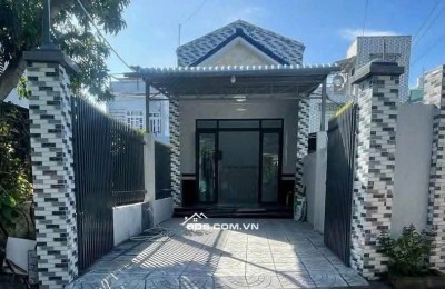  CHÚ 7 CẦN TIỀN CHO CON DU HỌC – BÁN GẤP NHÀ CẤP 4, SHR CHỈ 880 TRIỆU