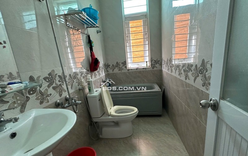 CẠNH TRƯỜNG HOA LƯ, TRUNG TÂM TĂNG NHƠN PHÚ B Q9, NHÀ 2 TẦNG THOÁNG MÁT, NGANG 5M,  85M² – 3PN – 3WC – CHỈ 9,05 TỶ