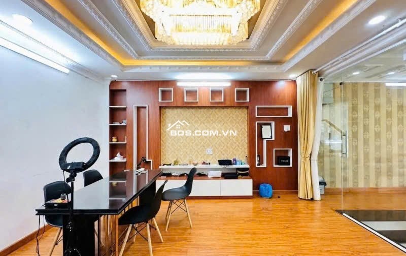 Ngay Emart Phan Huy Ích có nhà đẹp 5 lầu ngang 6.5m 104m2 đi bộ tới ST chỉ 13.X tỷ