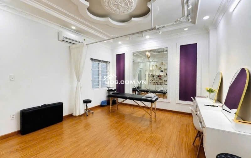 Ngay Emart Phan Huy Ích có nhà đẹp 5 lầu ngang 6.5m 104m2 đi bộ tới ST chỉ 13.X tỷ