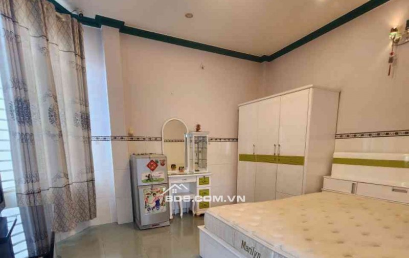 NHÀ ĐƯỜNG LÝ THÁI TỔ NGAY VÒNG XOAY NGÃ BẢY
NHÀ 4 TẦNG 4PN SÂN THƯỢNG VIEW TOÀN TP
