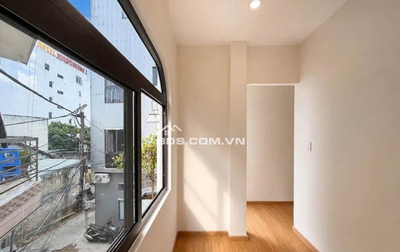 VILLA SÂN VƯỜN GẦN BIỂN THANH KHÊ – CHỈ 3 PHÚT ĐI BỘ RA BIỂN