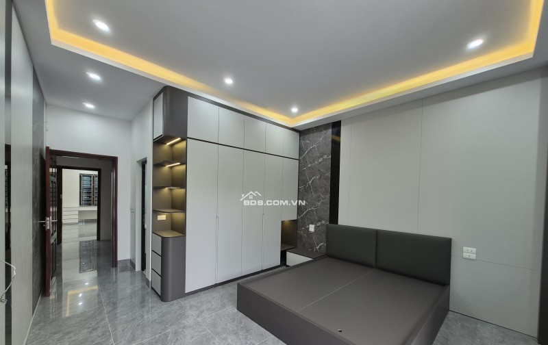 BÁN NHÀ 6.25 TỶ  4 TẦNG 81M2 CÓ THANG MÁY KHU ĐÔ THỊ HÒA VƯỢNG