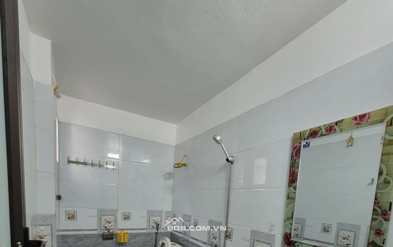 BÁN NHÀ 2.25 TỶ 3 TẦNG 54M2  NGÕ CỰC NGẮN ĐƯỜNG NGUYỄN BÍNH