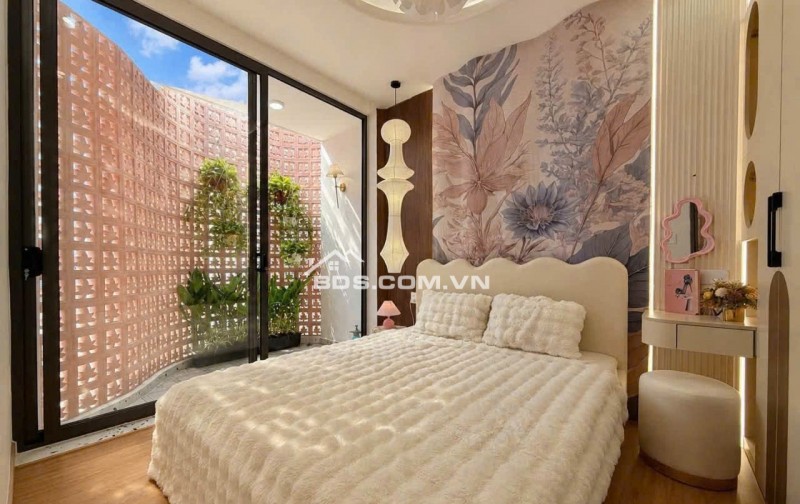VILLA SÂN VƯỜN GẦN BIỂN THANH KHÊ – CHỈ 3 PHÚT ĐI BỘ RA BIỂN