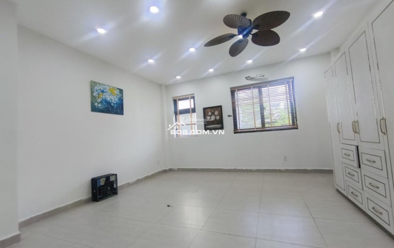 Bán nhà riêng 100m2 tại Bình Hưng, Hồ Chí Minh, đẹp, nhiều tiện ích chỉ 10,5 tỷ