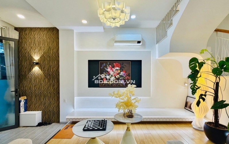 NHÀ ĐẸP GÒ VẤP - SÁT ĐẠI HỌC CÔNG NGHIỆP