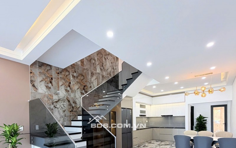 Bán Nhà View Biển Gần Mikazuki – 4 Tầng – Trần Bích San