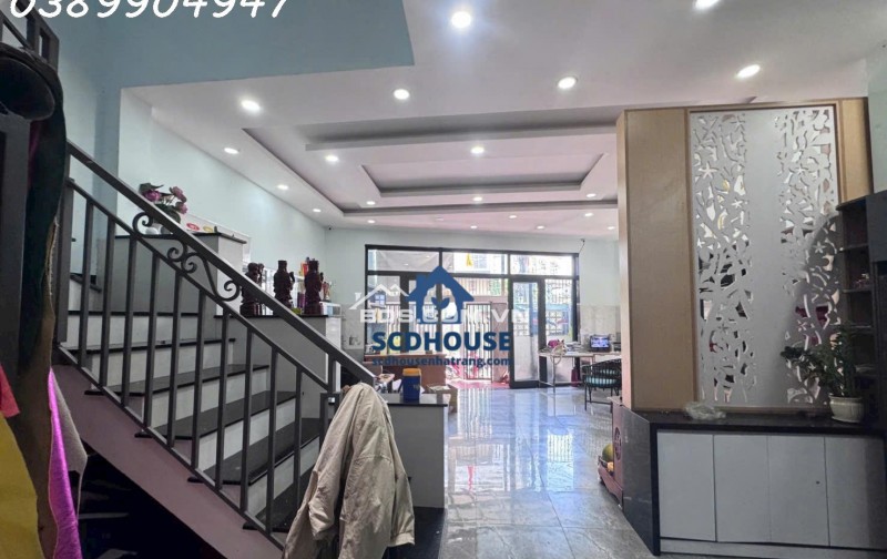 BÁN GẤP NHÀ LÔ GÓC 3 TẦNG 1 TUM MẶT TIỀN KINH DOANH SÁT ĐƯỜNG PHÙNG THẾ TÀI NHA TRANG – DIỆN TÍCH 86M² ĐÃ HOÀN CÔNG – ĐANG CÓ DÒNG TIỀN 12 TRIỆU GIÁ