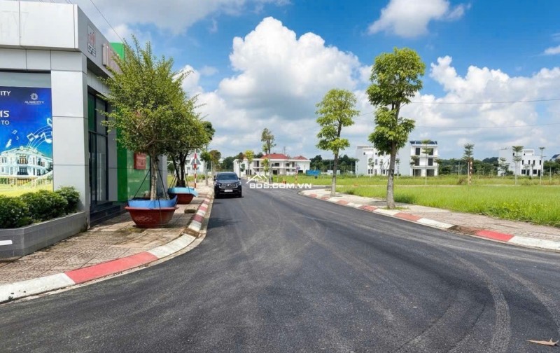 CẦN BÁN GẤP VÀI LÔ ĐẤT SỔ HỒNG SẴN - SANG TÊN NGAY