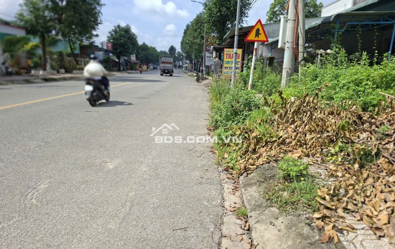 Chính chủ cần bán gấp đất mặt tiền đường ĐT 720 tại ngã ba trung tâm Gia Huynh, huyện Tánh Linh, tỉnh Bình Thuận ( nay là xã Suối Kiết, Tỉnh Lâm Đồng)